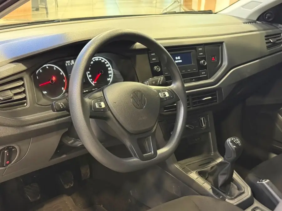 Volkswagen Polo Track 1.0 Flex 12V 5p 2024 — foto 3