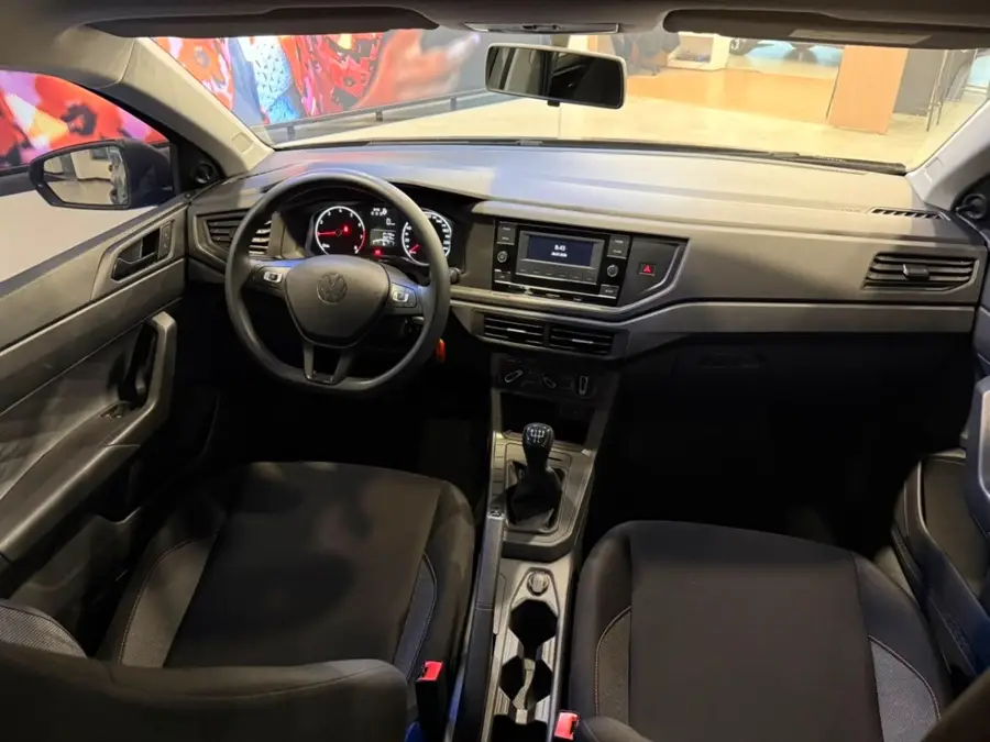 Volkswagen Polo Track 1.0 Flex 12V 5p 2024 — foto 5